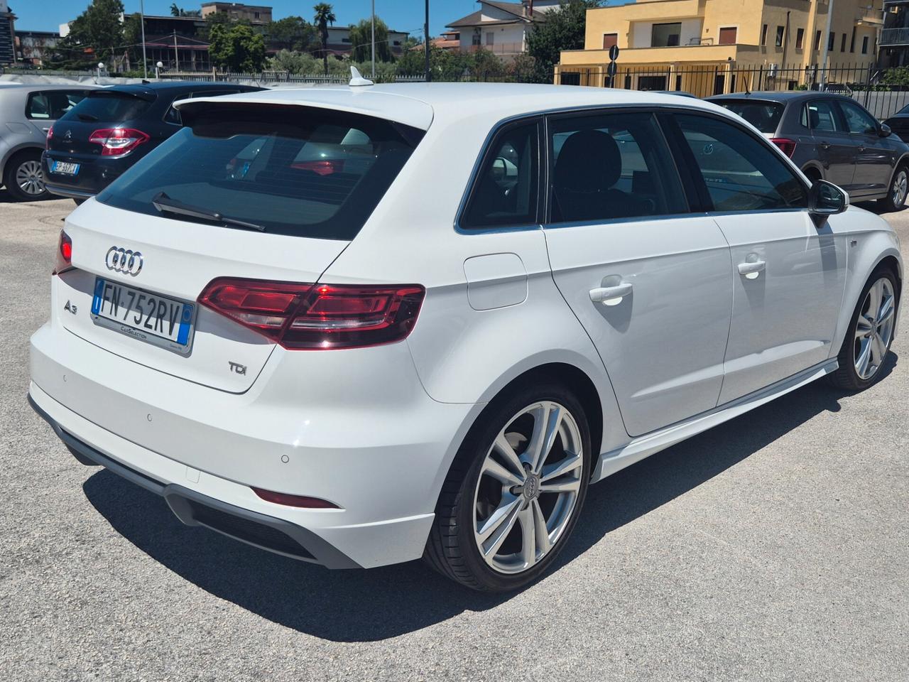 Audi A3 SPB 2.0 TDI S tronic S-LINE