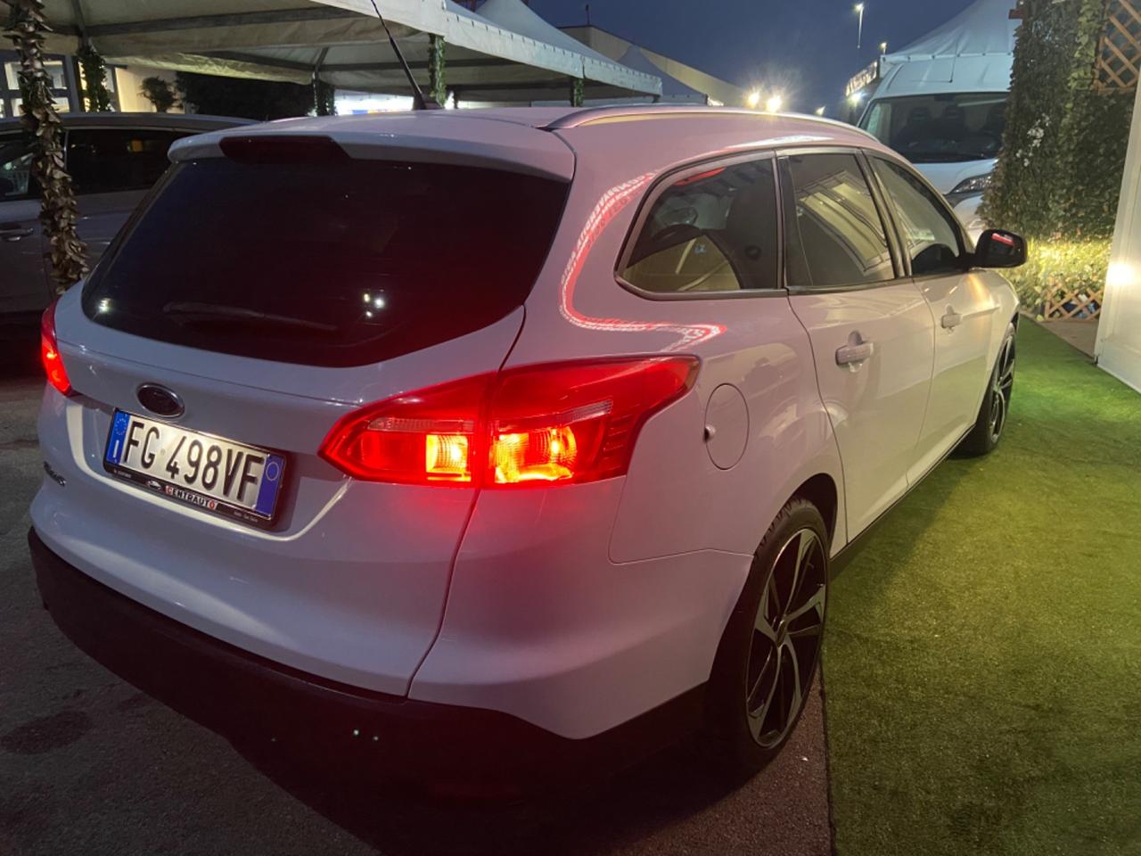 Ford Focus 1.5 TDCi 95 CV SW nuova garanzia12