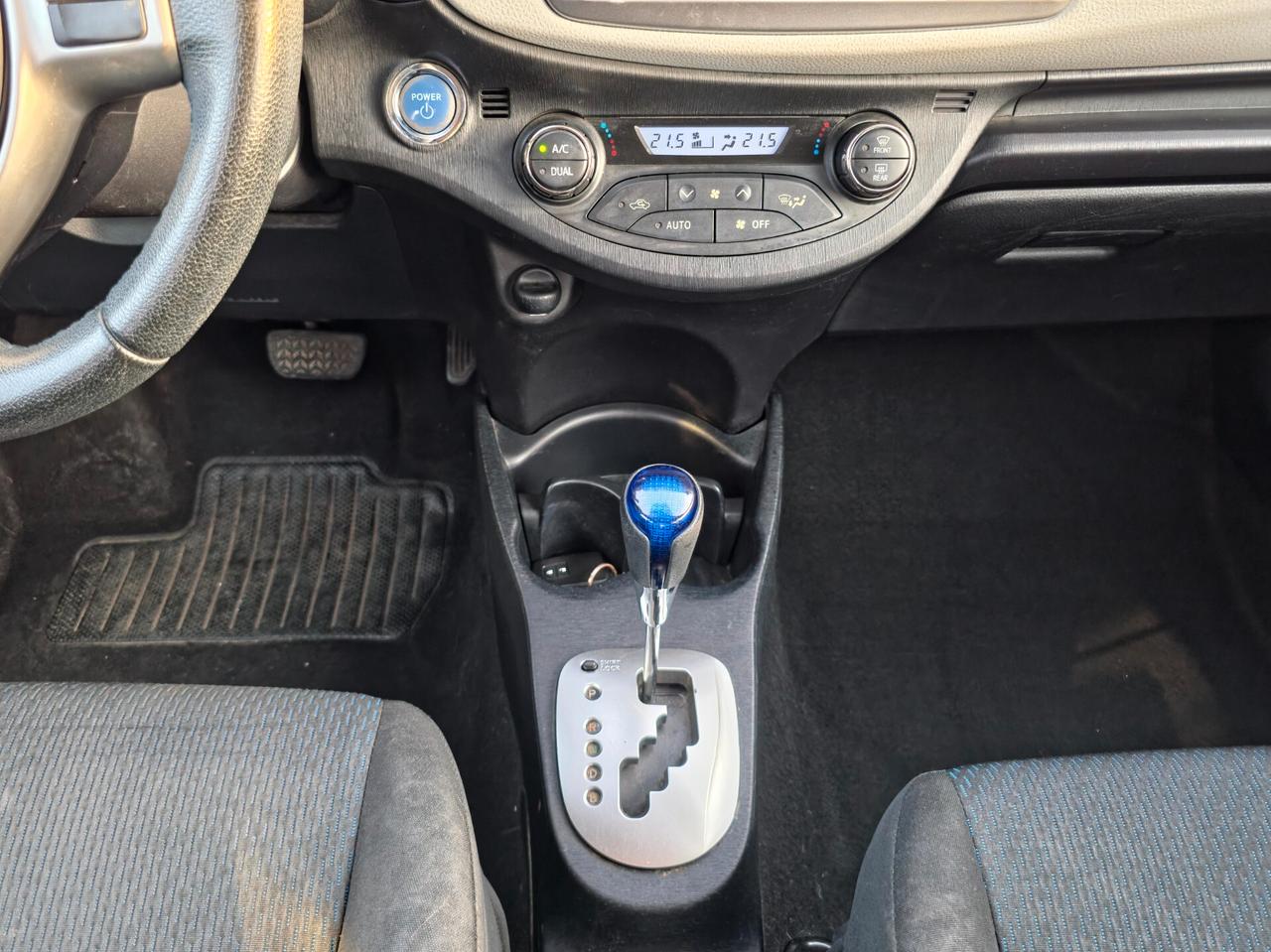 Toyota Yaris 1.5 Hybrid 5 porte Lounge E5B Automatico NEO 2014