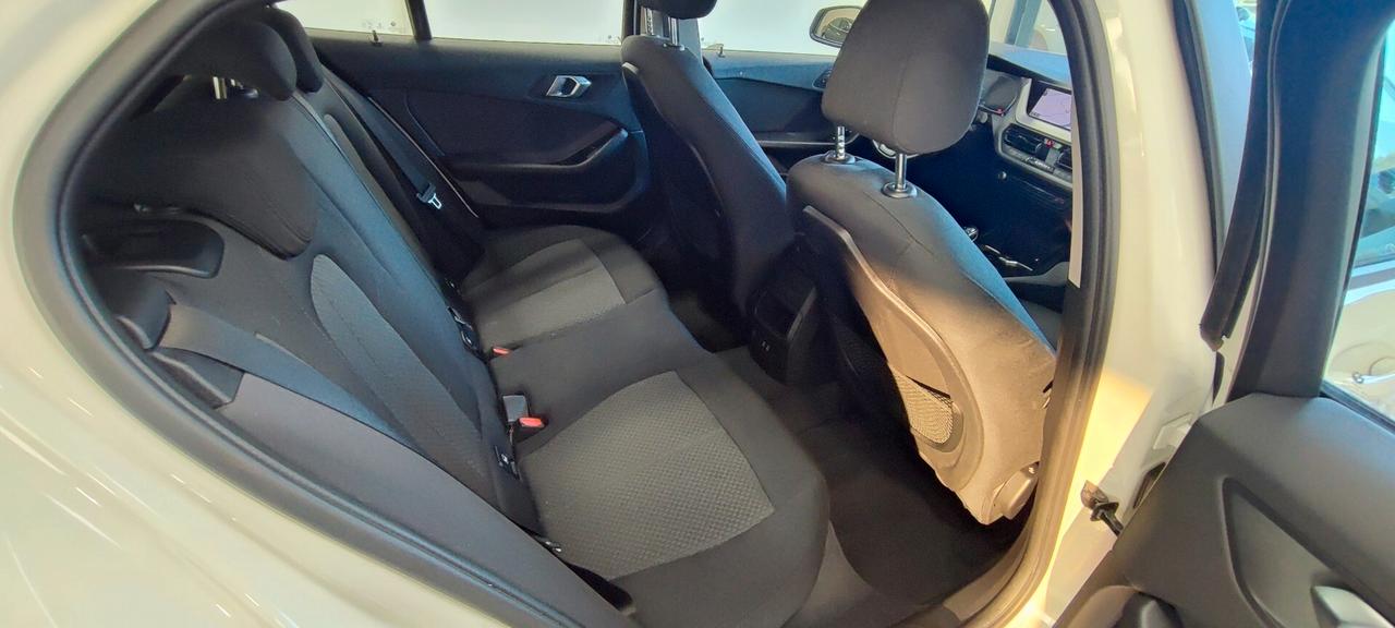 Bmw 116 116d 5p. Business Advantage