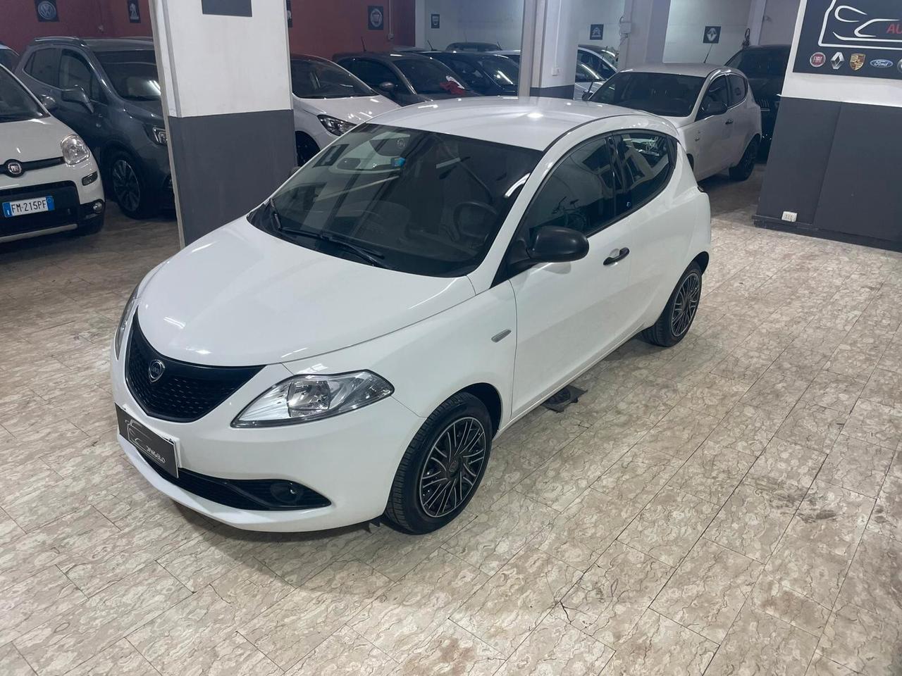 Lancia Ypsilon 1.2 69 CV 5 porte S&S Elefantino Blu