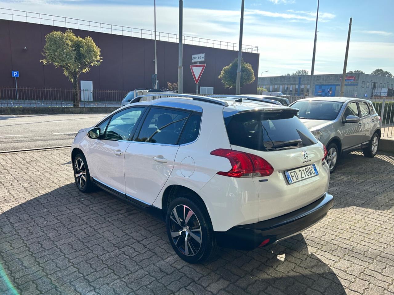 Peugeot 2008 1.6 BlueHDi cv100 Allure