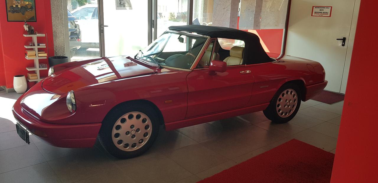 Alfa Romeo Spider 2.0i