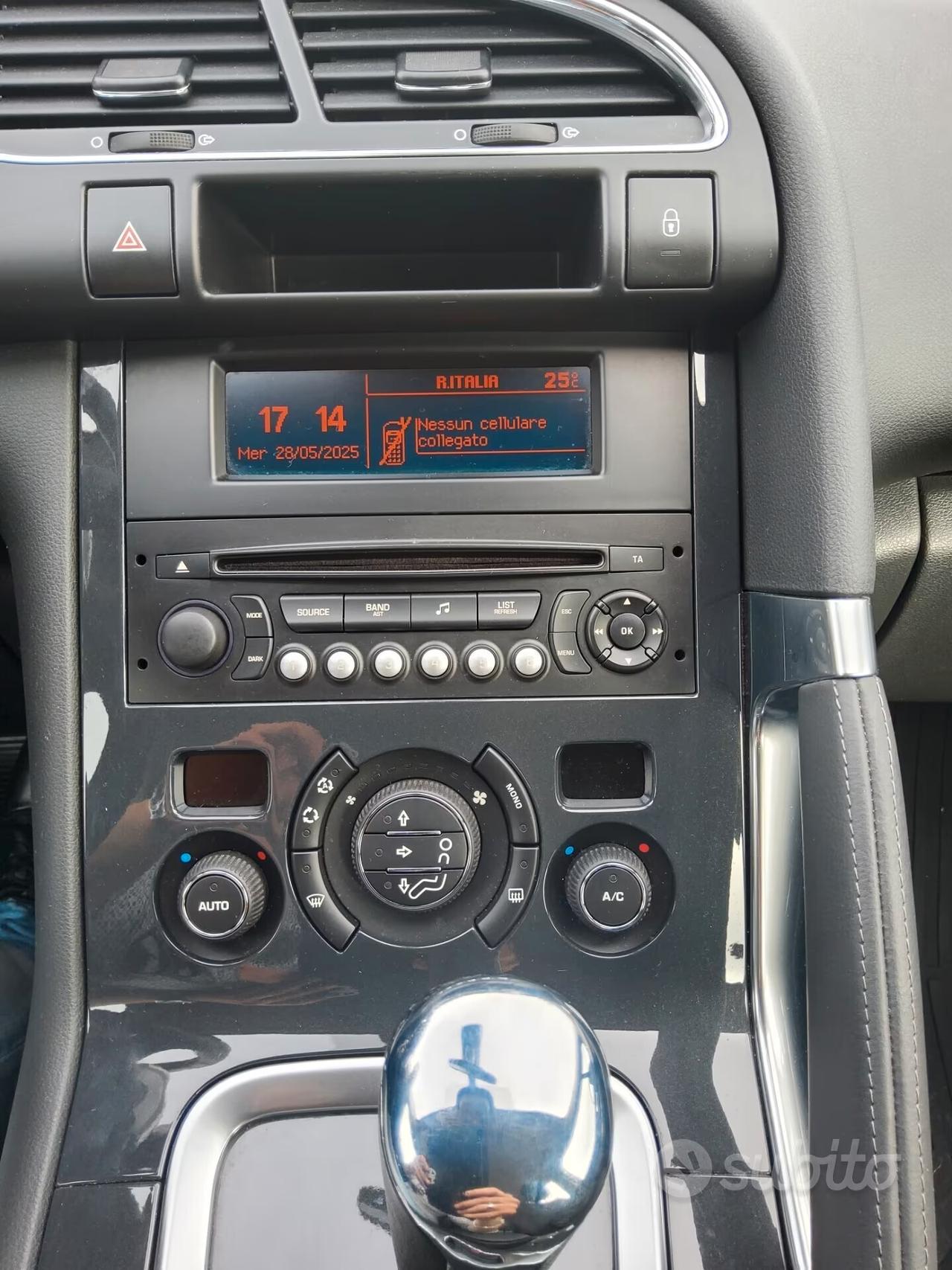 Peugeot 3008 1.6 e-HDi 112CV cambio robotizzato S.&S. Business