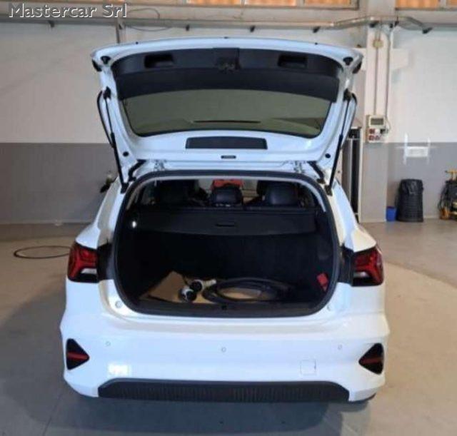 MG MG5 MG5 Luxury Long Range - GN040SG