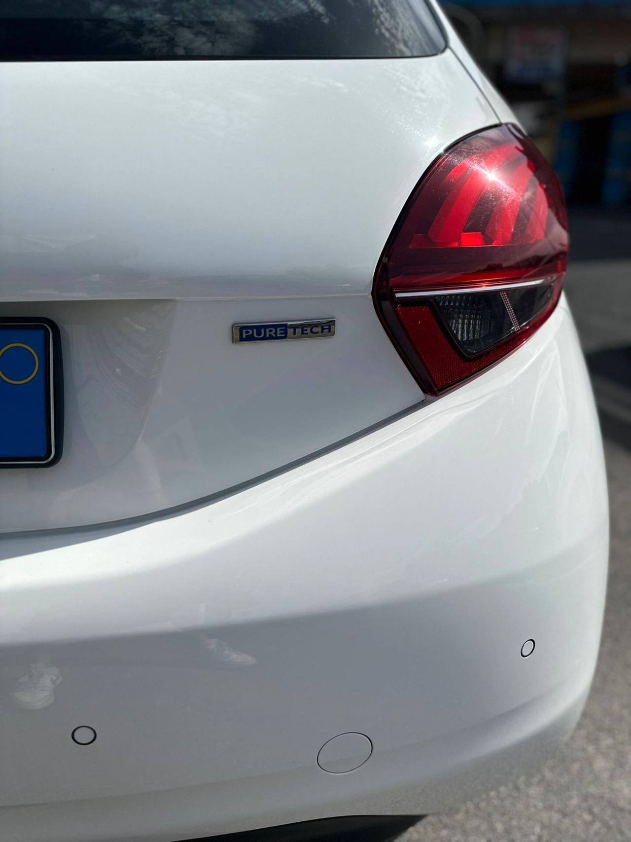 Peugeot 208 PureTech 82 5p. GPL Allure