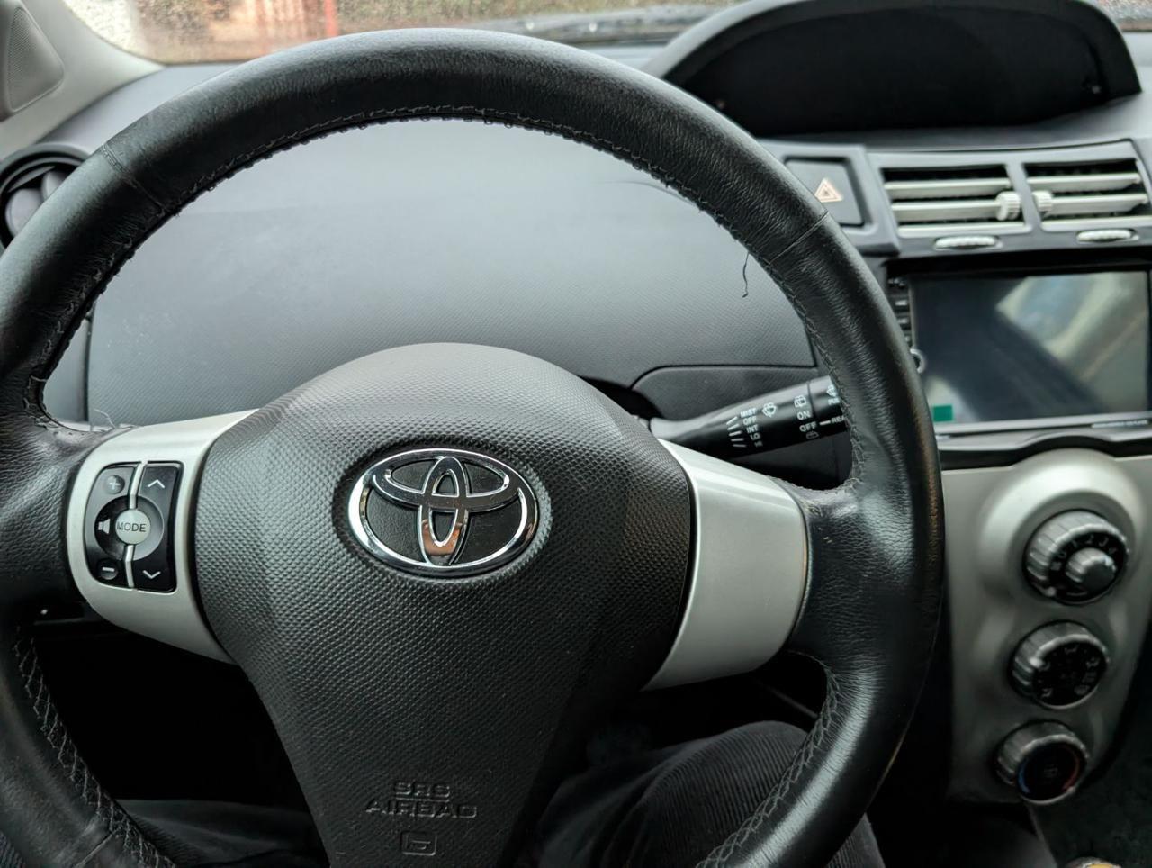 Toyota Yaris 1.3 5 porte Sol