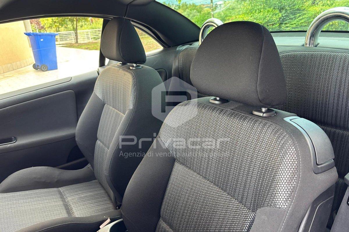 PEUGEOT 207 1.6 8V HDi 112CV CC Allure