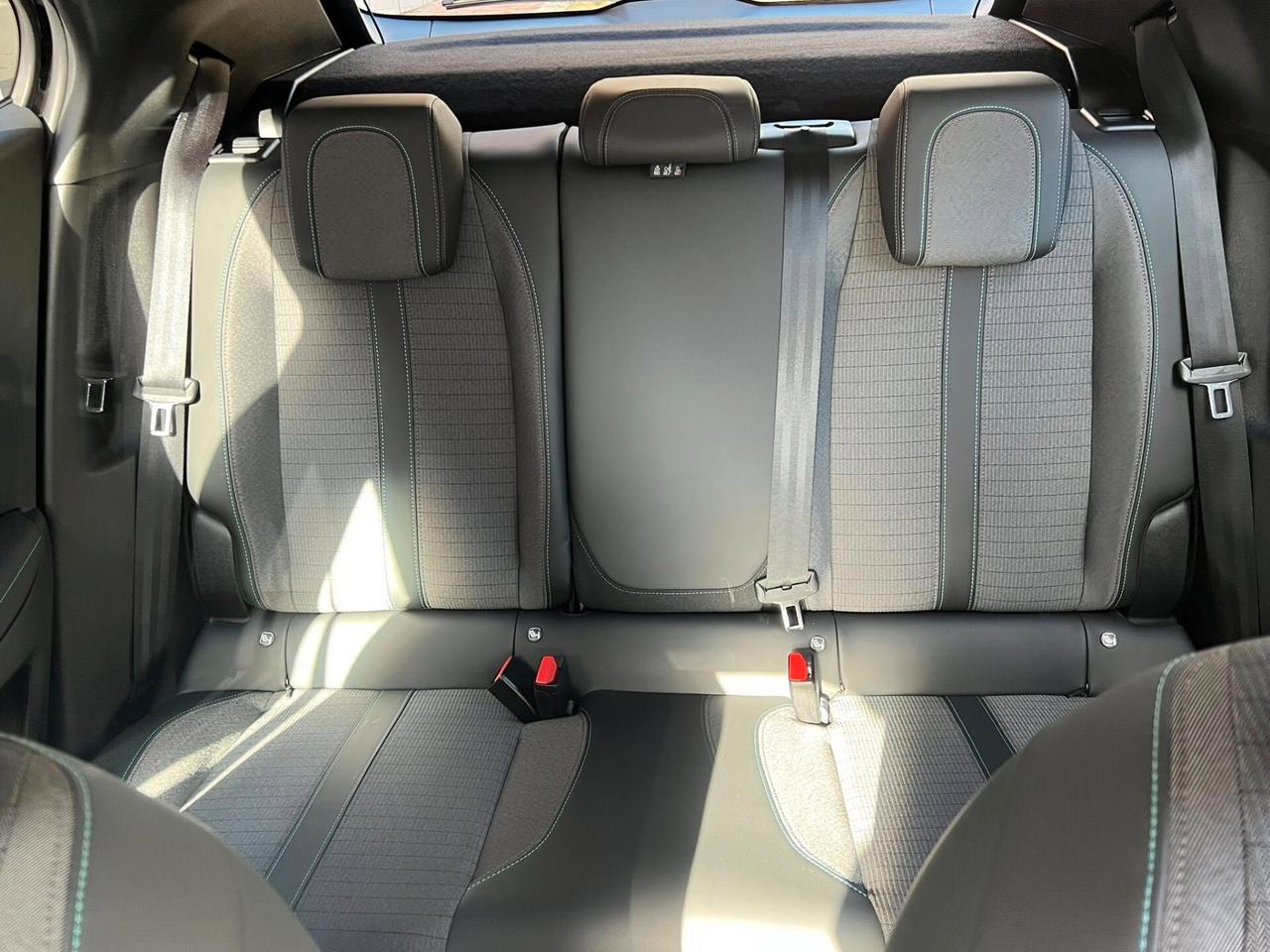 Peugeot 2008 BlueHDi 110 S&S Allure Pack