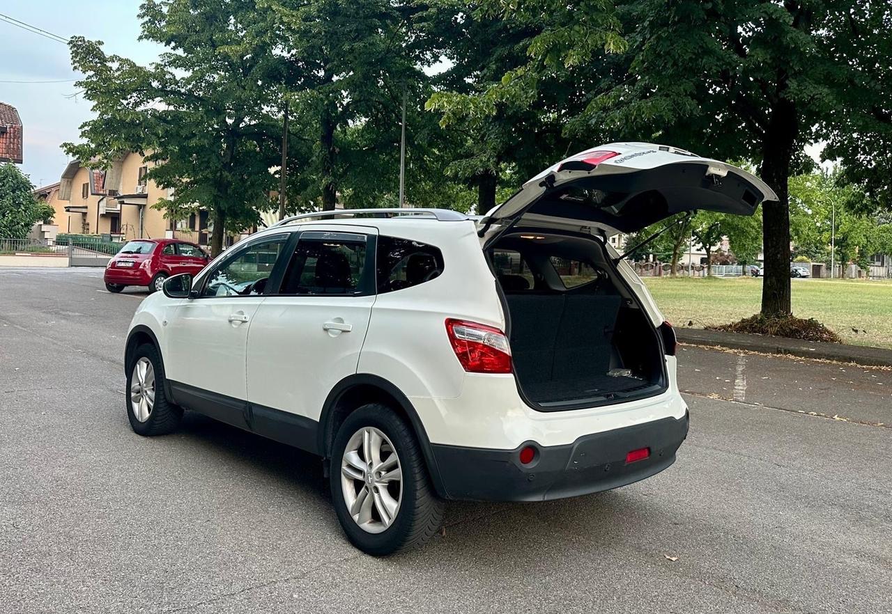 Nissan Qashqai. . 7 POSTI
