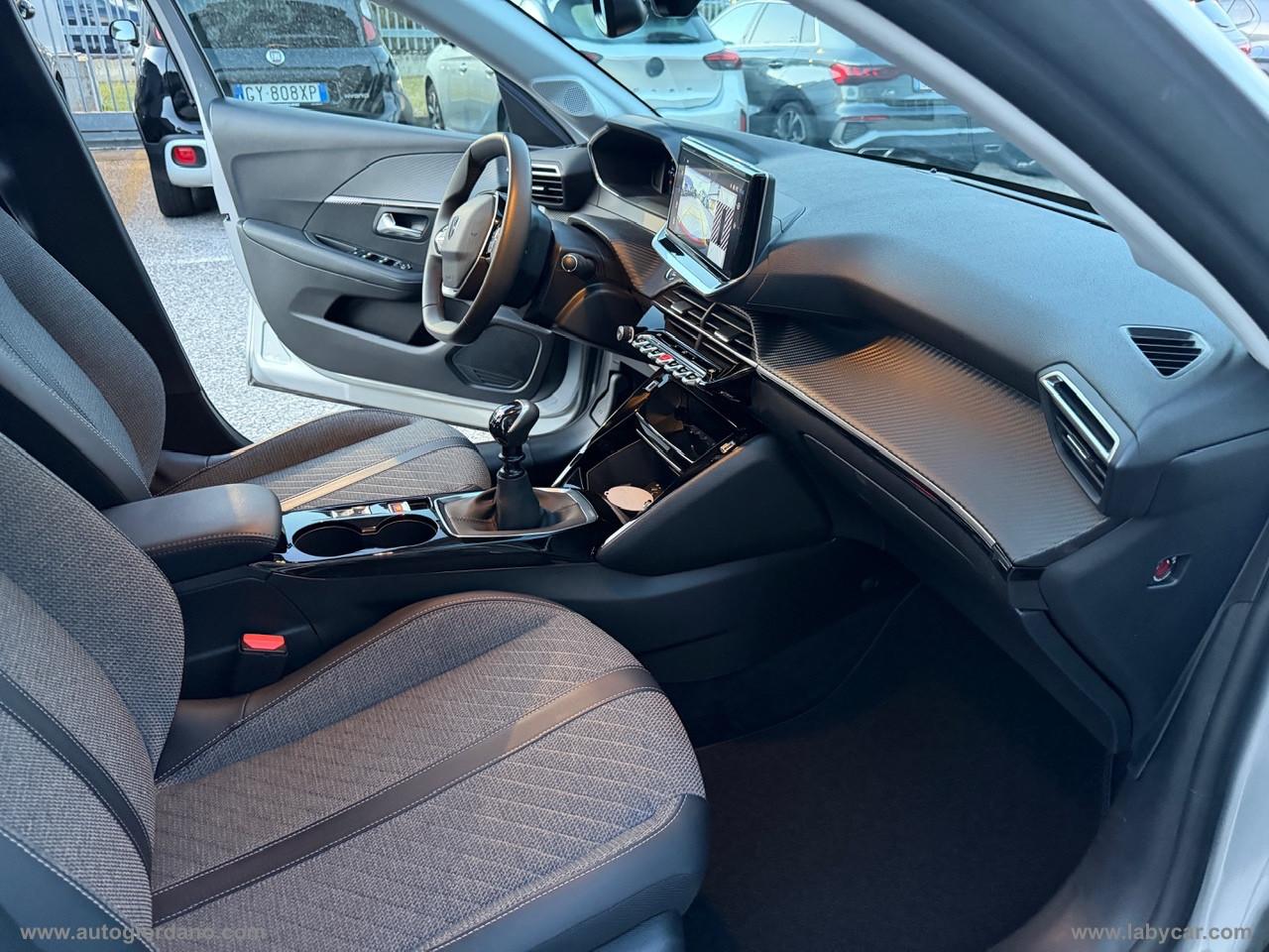 PEUGEOT 208 PureTech 100 S&S 5p. Allure PACK NAVIGATION + VISON PACK + VIIOPARK 2 + PARK DRIVE