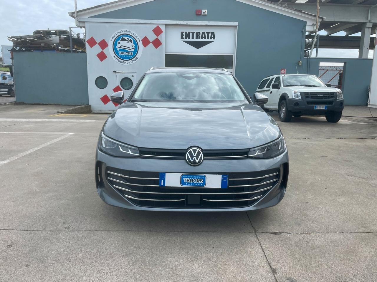 VW Passat Variant 2.0 TDI SCR EVO DSG Business * SINISTRATA*