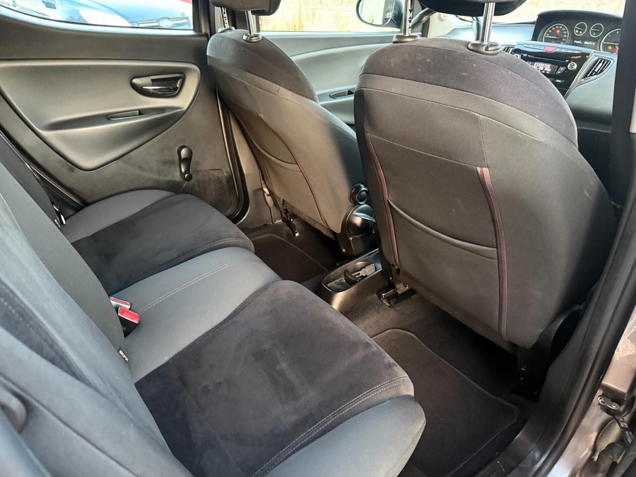 Lancia Ypsilon 1.3 MJT 75 CV Platinum Pochi Km