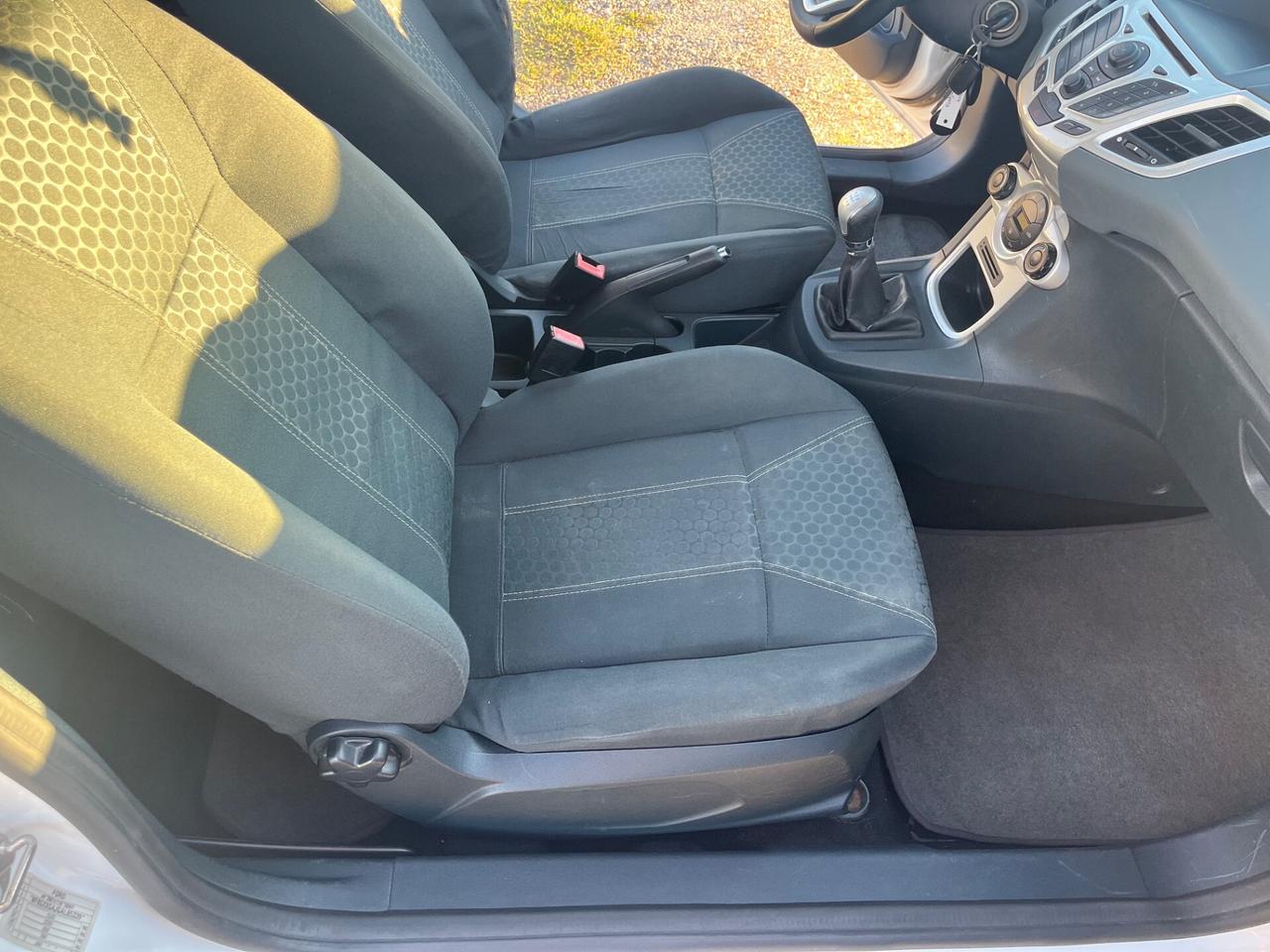 Ford Fiesta 1.4 TDCi 70CV 3 porte Titanium