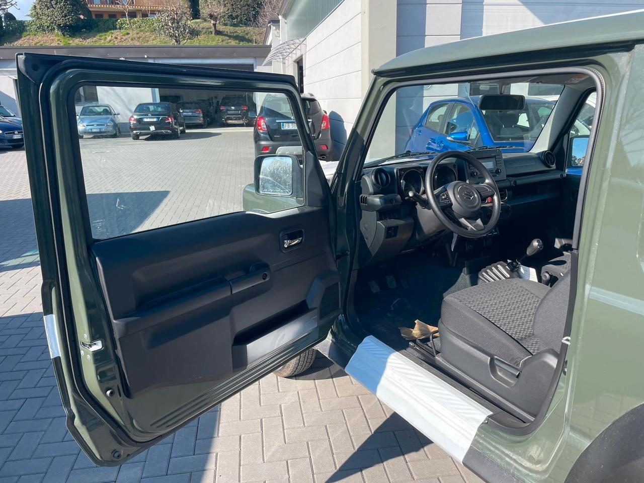 Suzuki Jimny 1.5 4WD --- 4 POSTI AUTOVETTURA