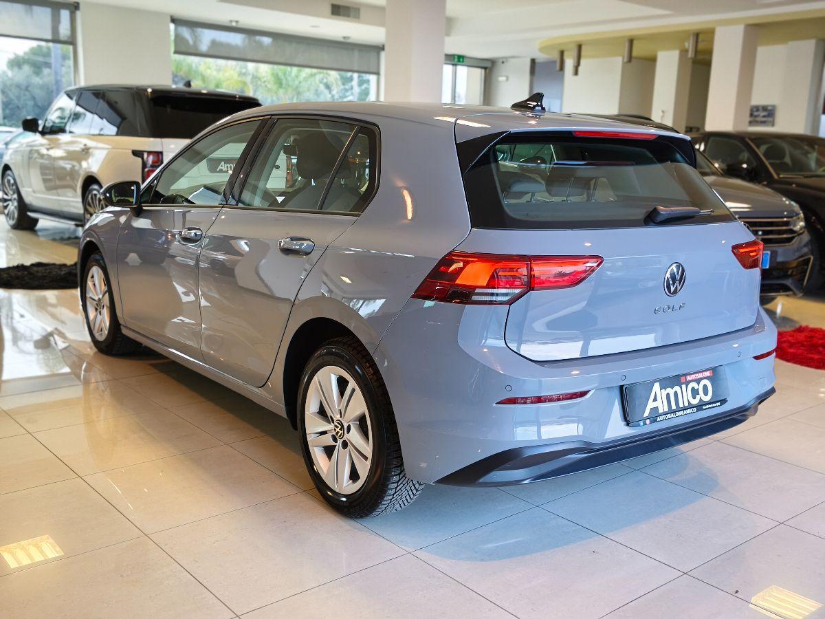VOLKSWAGEN Golf 8 2.0 TDI Luci Ambient-Cockpit