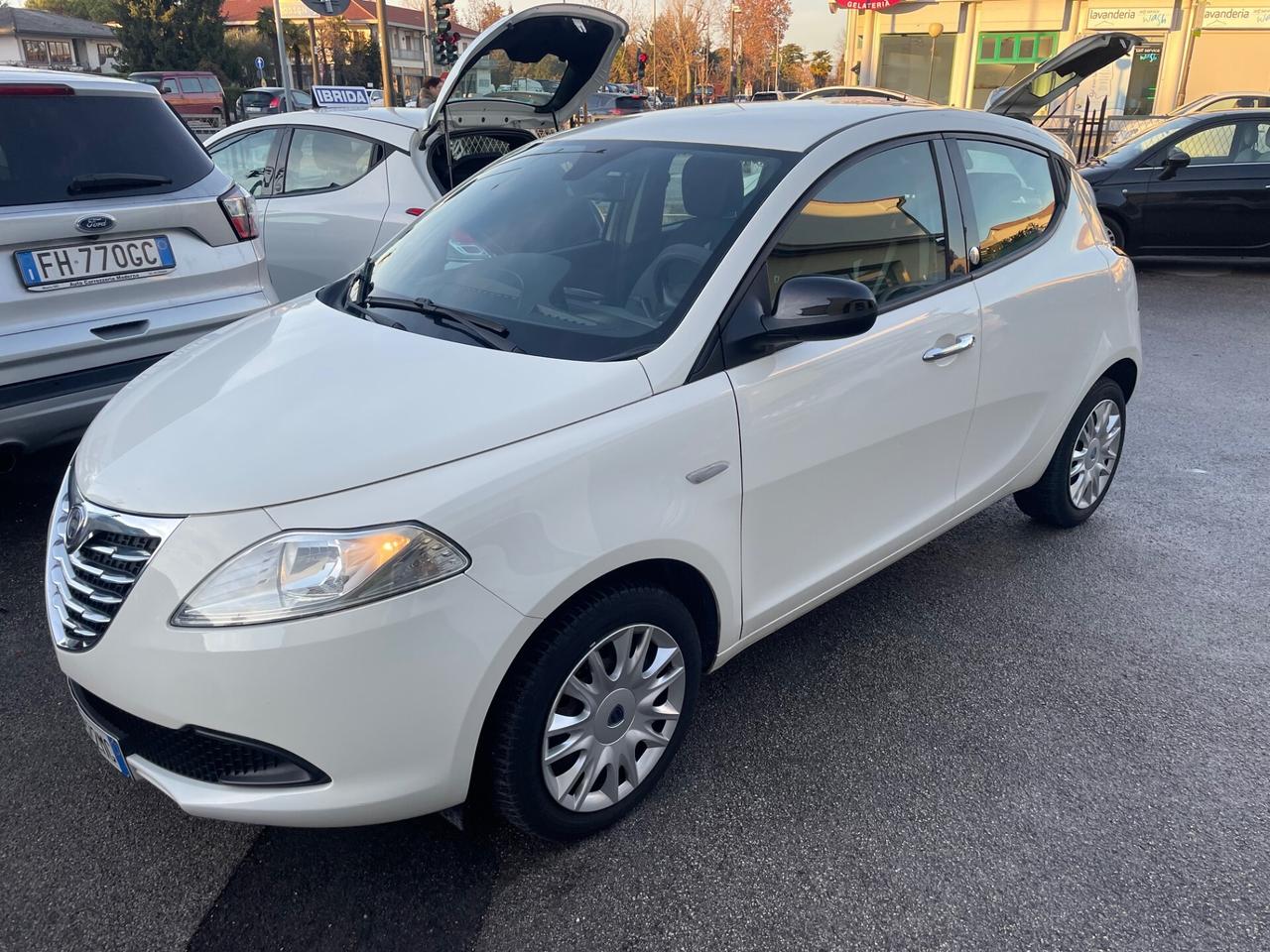 Lancia Ypsilon 1.2 69 CV 5 porte GPL Ecochic Silver
