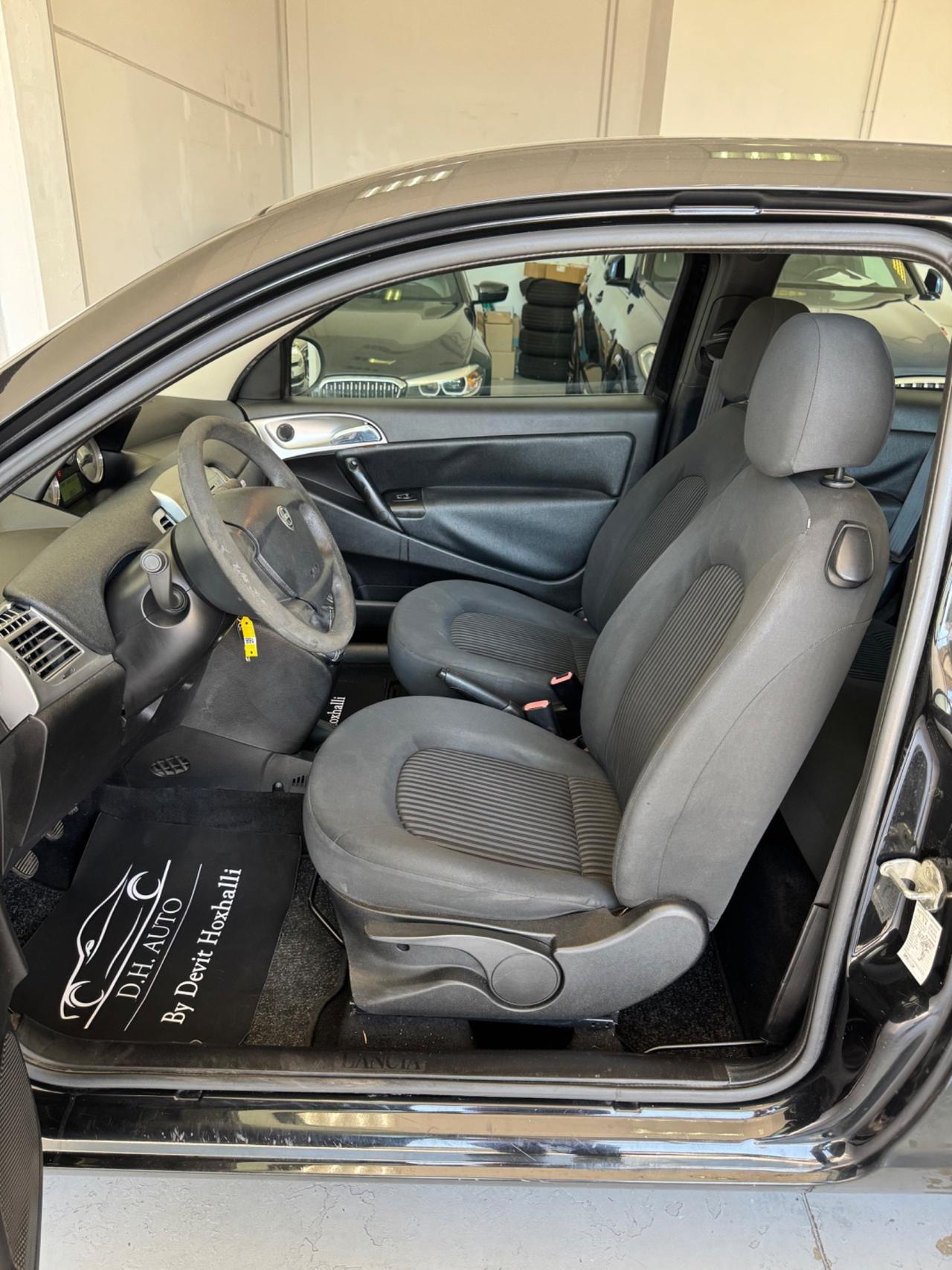Lancia Ypsilon 1.2 69 CV Platinum