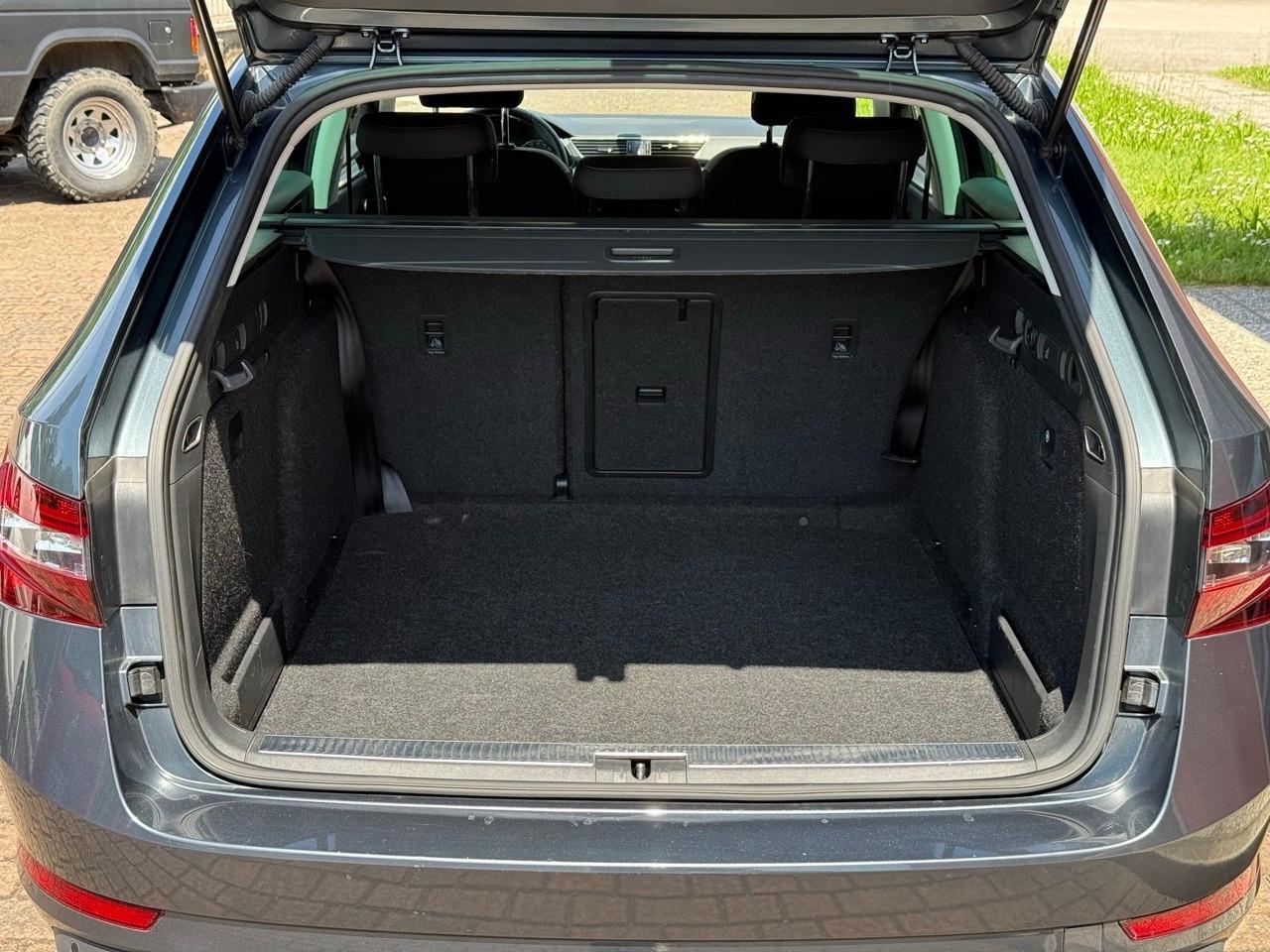 Skoda Superb 2.0 TDI 150 CV SCR 4x4 TG UFFICIALI