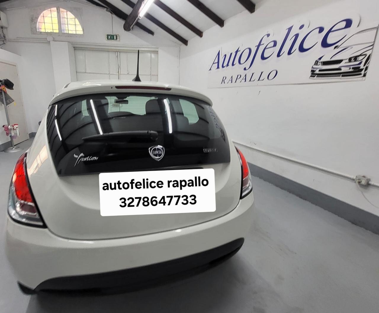 Lancia Ypsilon 1.0 FireFly 5 porte S&S Hybrid Ecochic A. Ferretti