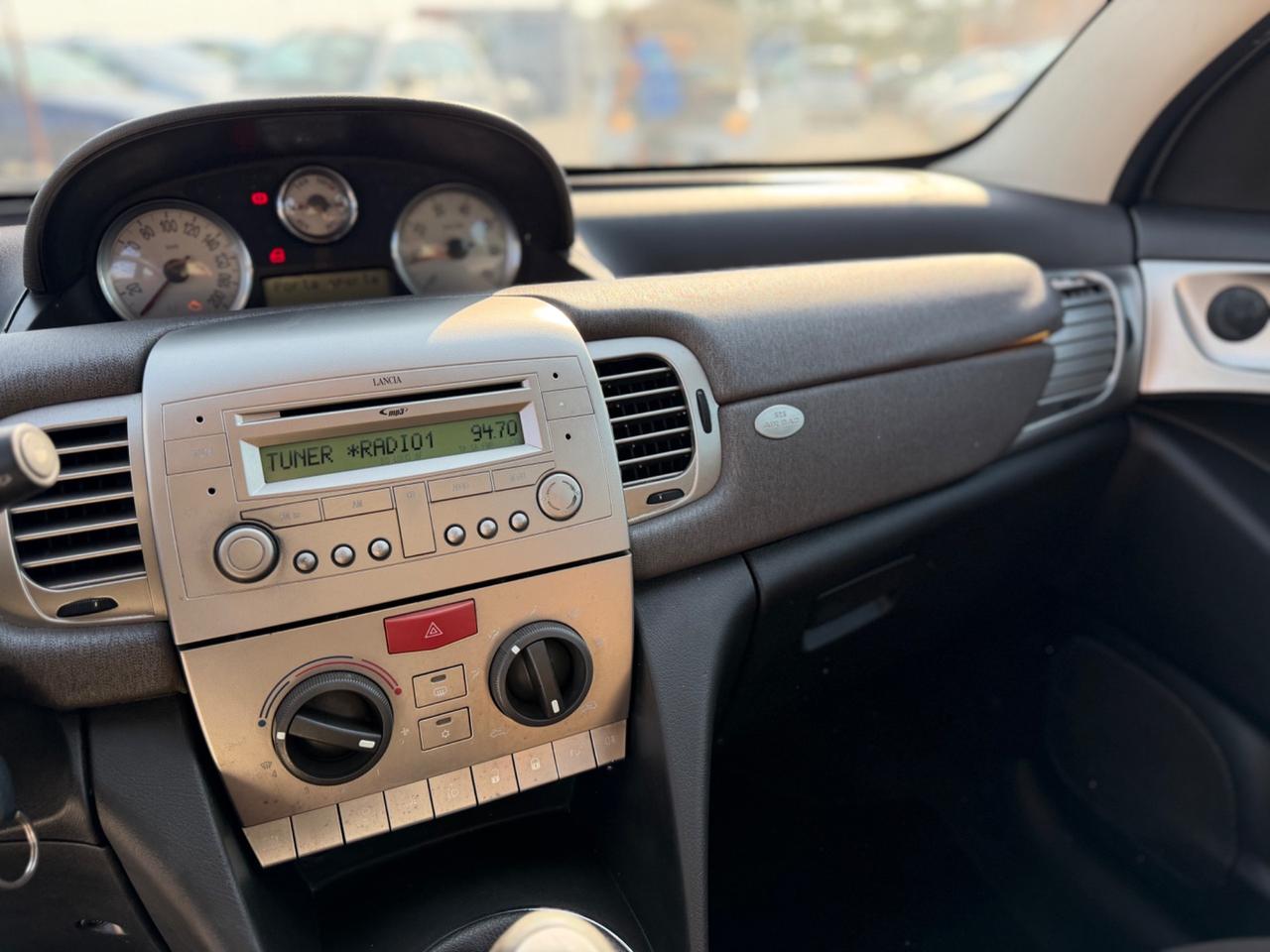Lancia Ypsilon 1.3 MJT 90 CV Oro Giallo