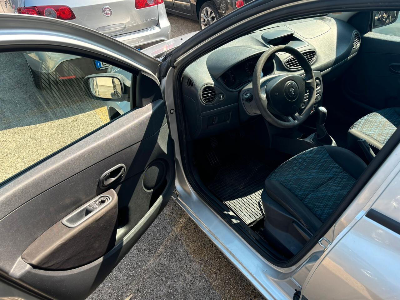 RENAULT CLIO SW 1.2 BENZ/MET (A76)