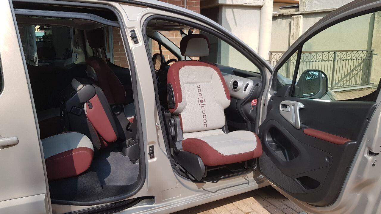 Berlingo trasporto disabili pedana elettrica Rolfi benzina