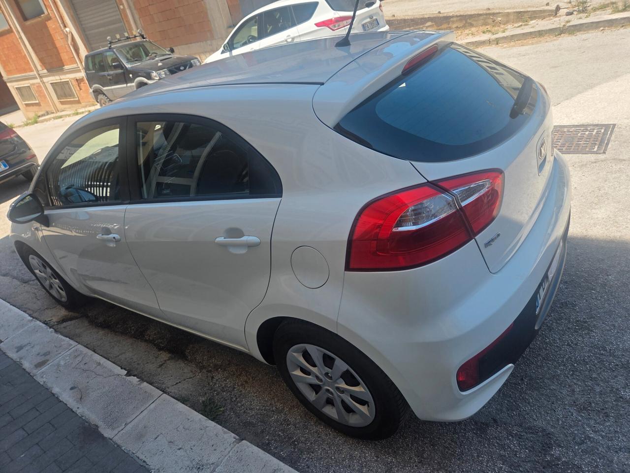 KIA RIO 1.2 BENZINA 83 CV ANNO 2016 KM 110000 CERTIF