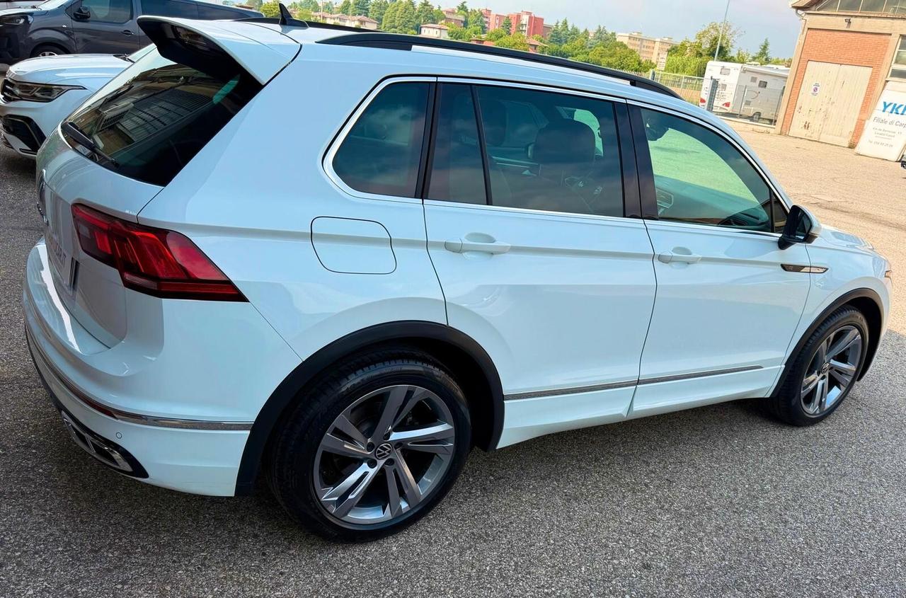 Volkswagen Tiguan 2.0 TDI 150 CV SCR DSG R-Line