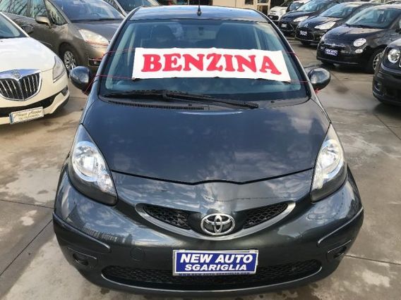 TOYOTA Aygo 1.0 12V VVT-i 5 porte Sol