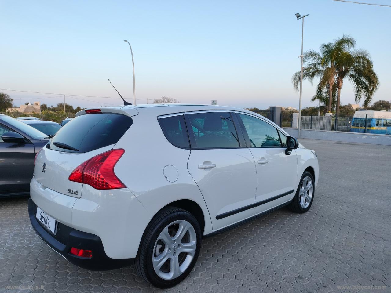 PEUGEOT 3008 1.6 HDi 115 CV Allure