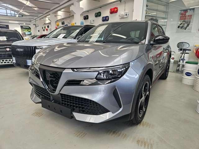Alfa Romeo Junior 1.2 ibrida Speciale 136cv edct6