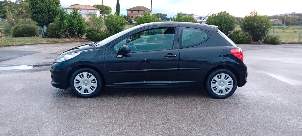 Peugeot 207 1.4 8valvole metano vann