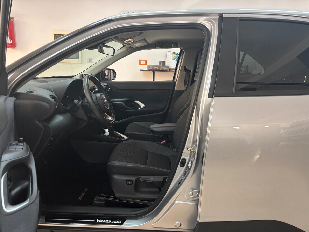 Toyota Yaris Cross Yaris Cross 1.5 Hybrid 5p. E-CVT AWD-i Business
