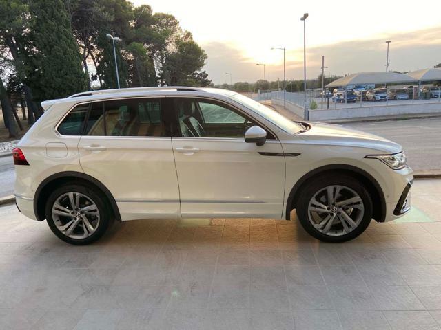 VOLKSWAGEN Tiguan 2.0 TDI 150 CV SCR DSG R-Line LUCI AMBIENTE