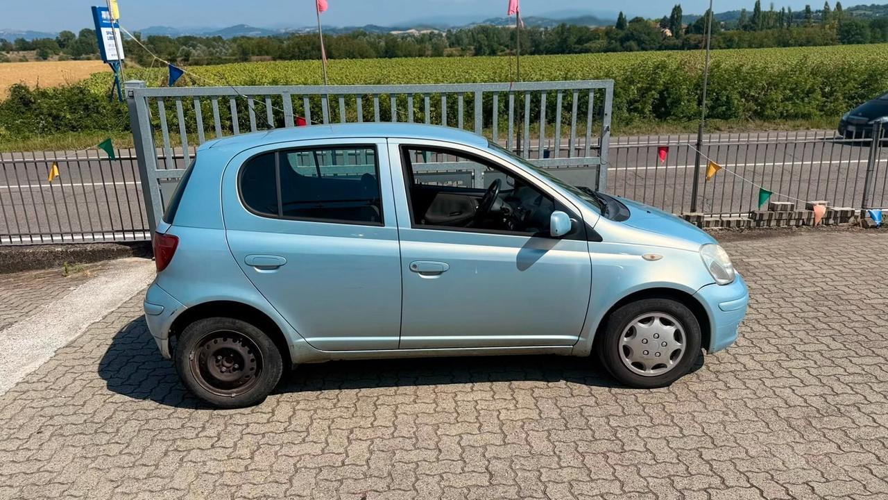 Toyota Yaris 1.0 BENZINA 2004 NEOP