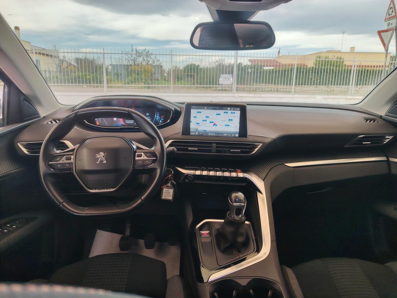 Peugeot 3008 BlueHDi 130 Business sport full opt tetto