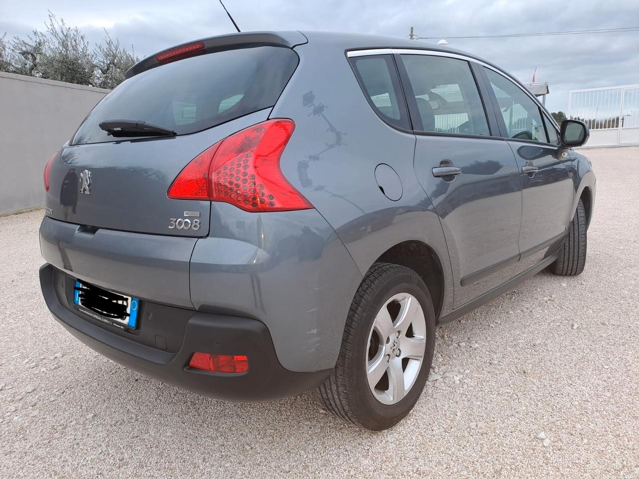 Peugeot 3008 1.6 e-HDi 112CV cambio robotizzato S.&S. Business