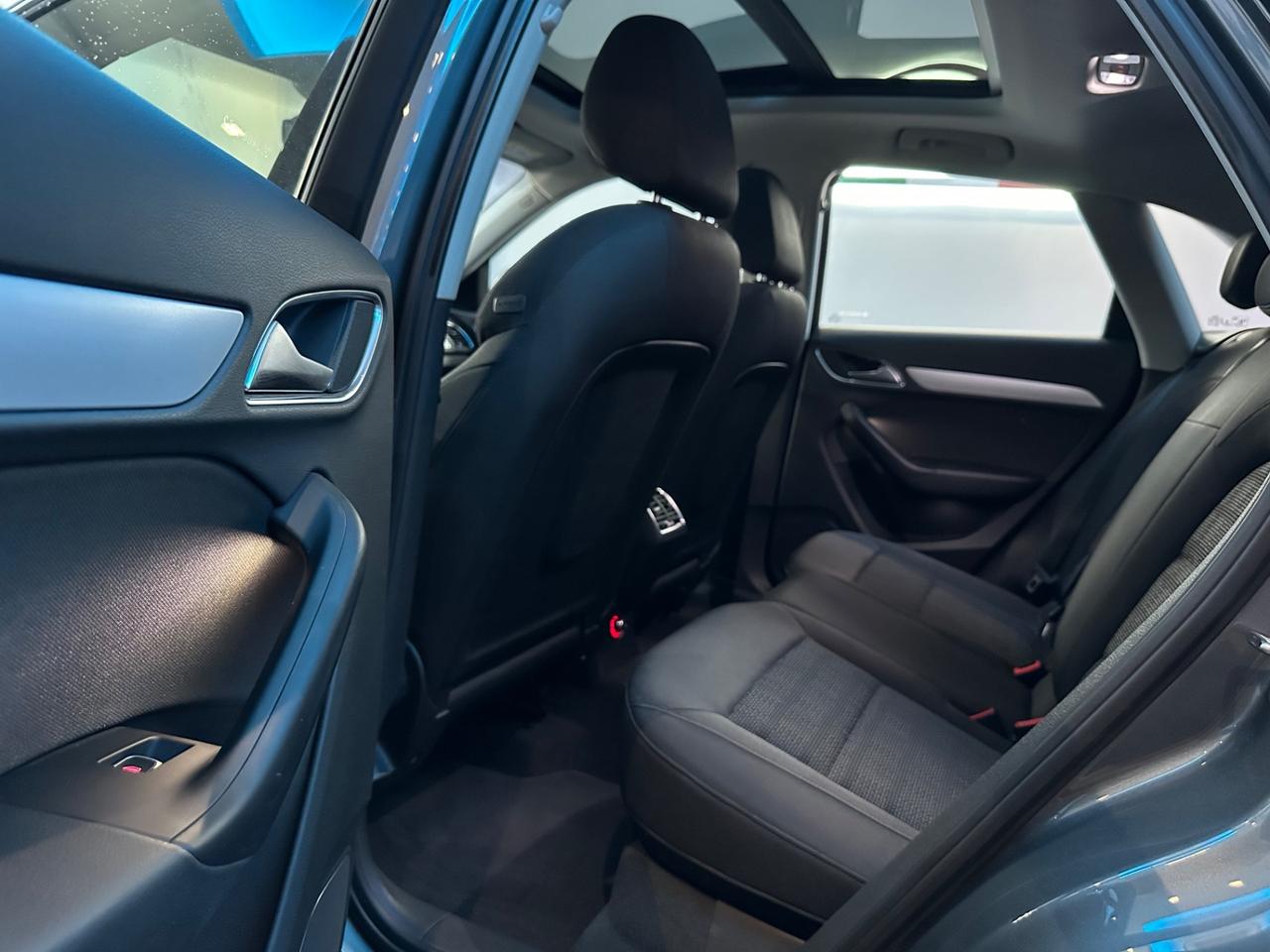 Audi Q3 2.0 TDI 120 CV Business