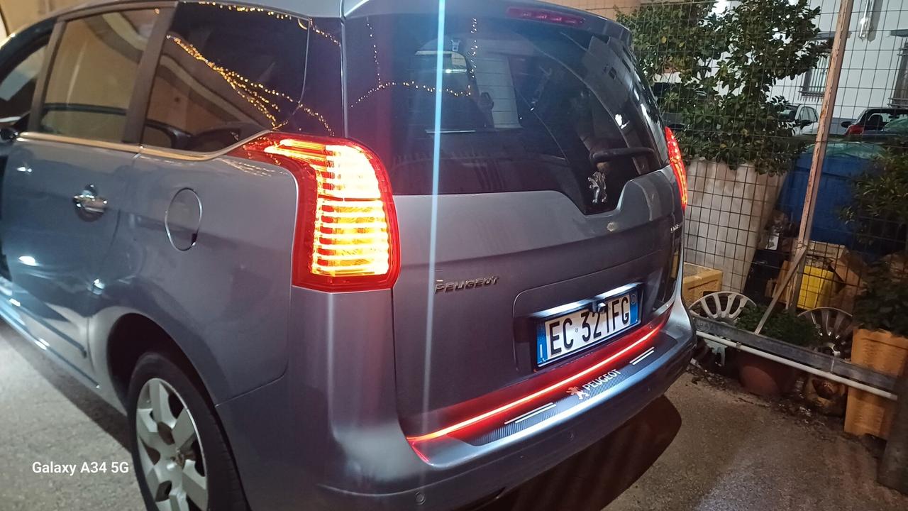 Peugeot 5008 1.6 HDi 112CV 5 posti