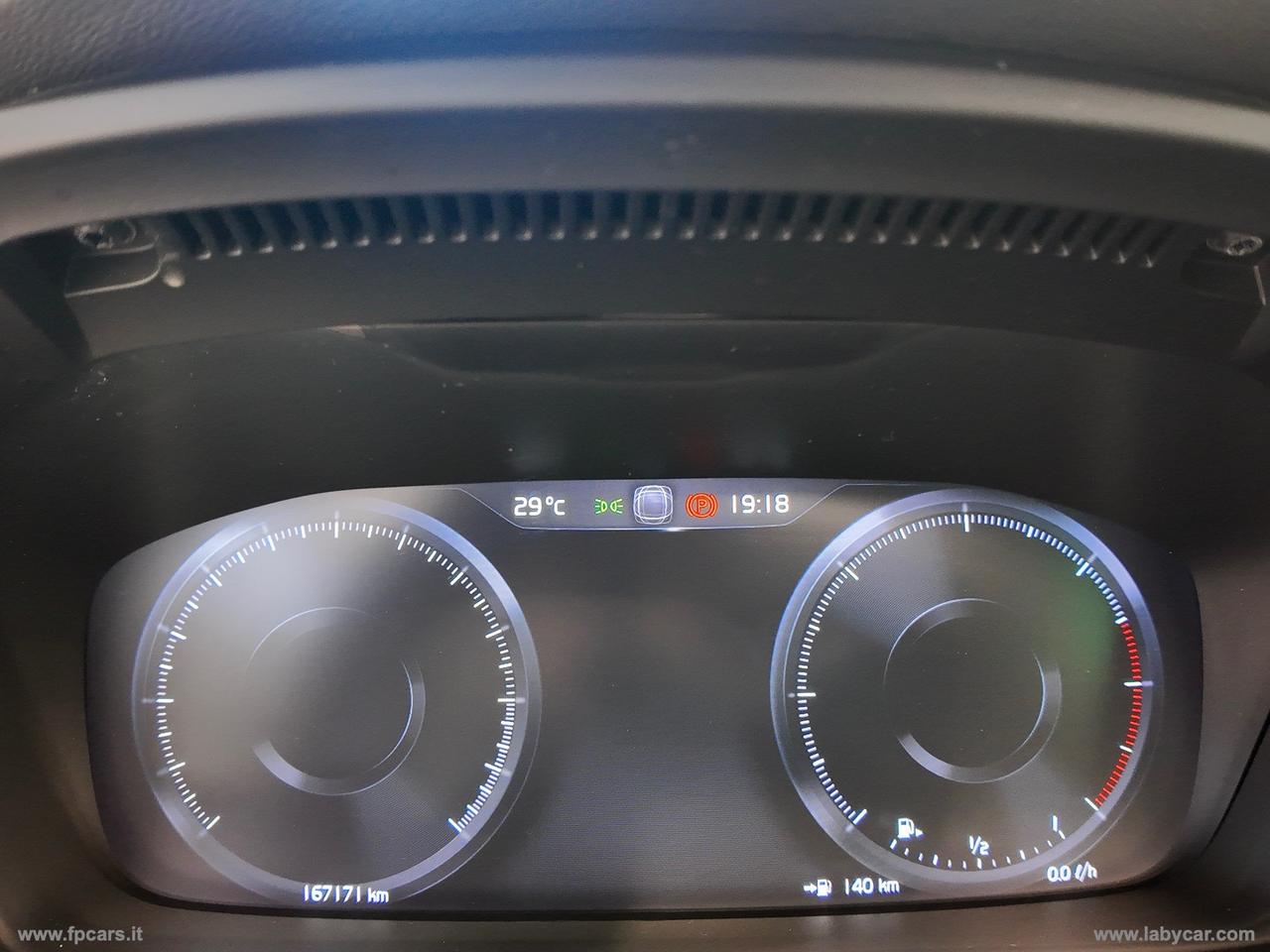 VOLVO XC40 D3 Geartronic R-design TETTO APRIBILE