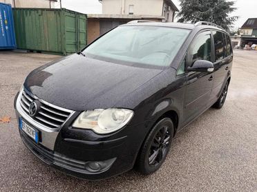 VOLKSWAGEN Touran 7posti 2.0 TDI DPF Highline nessun lavoro da fare
