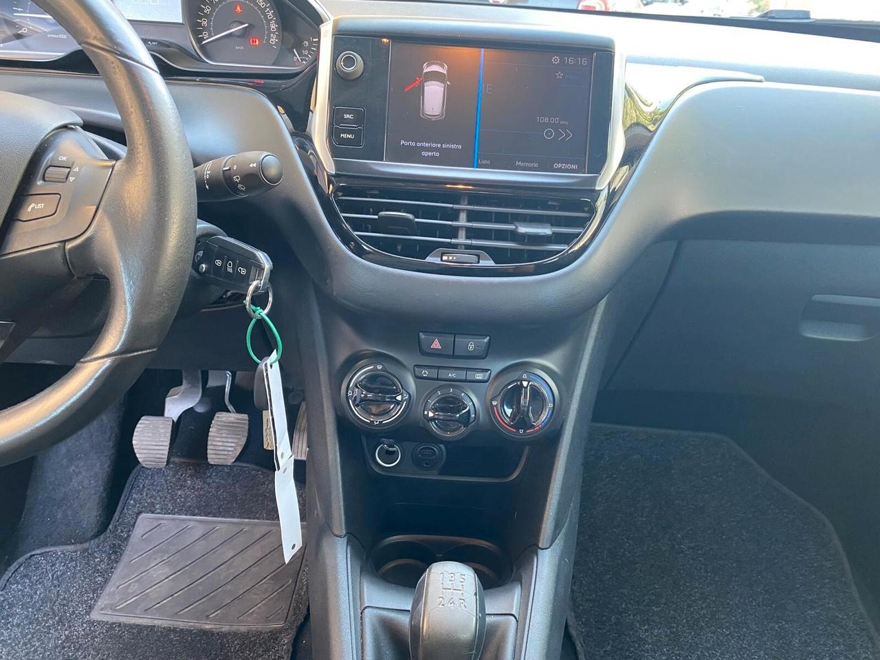 Peugeot 208 1.2benz 82cv full opt 2017