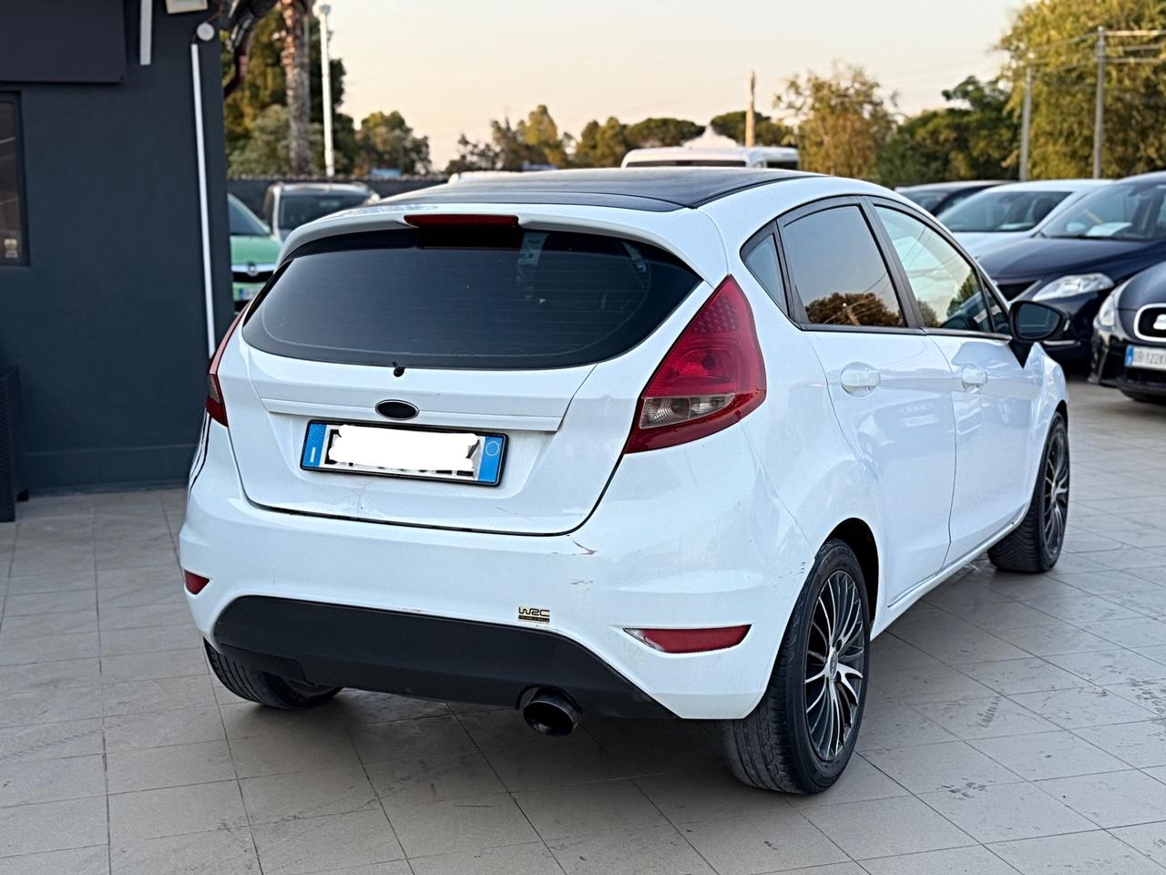 Ford Fiesta 1.4 TDCi 68CV 5 porte Titanium Garanzia 12 Mesi