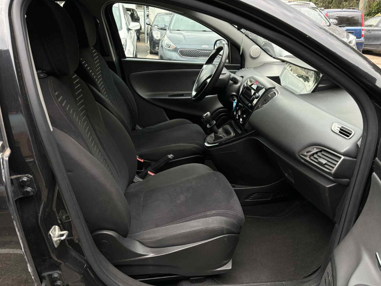 Lancia Ypsilon 1.2 69 CV Platinum
