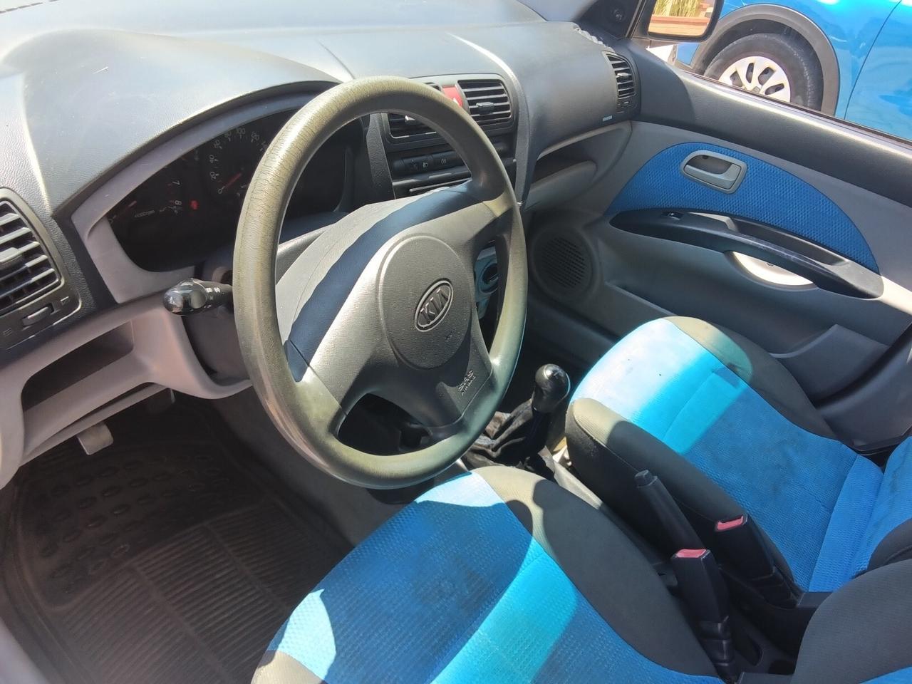 KIA PICANTO 1.1 BENZ CLIMA