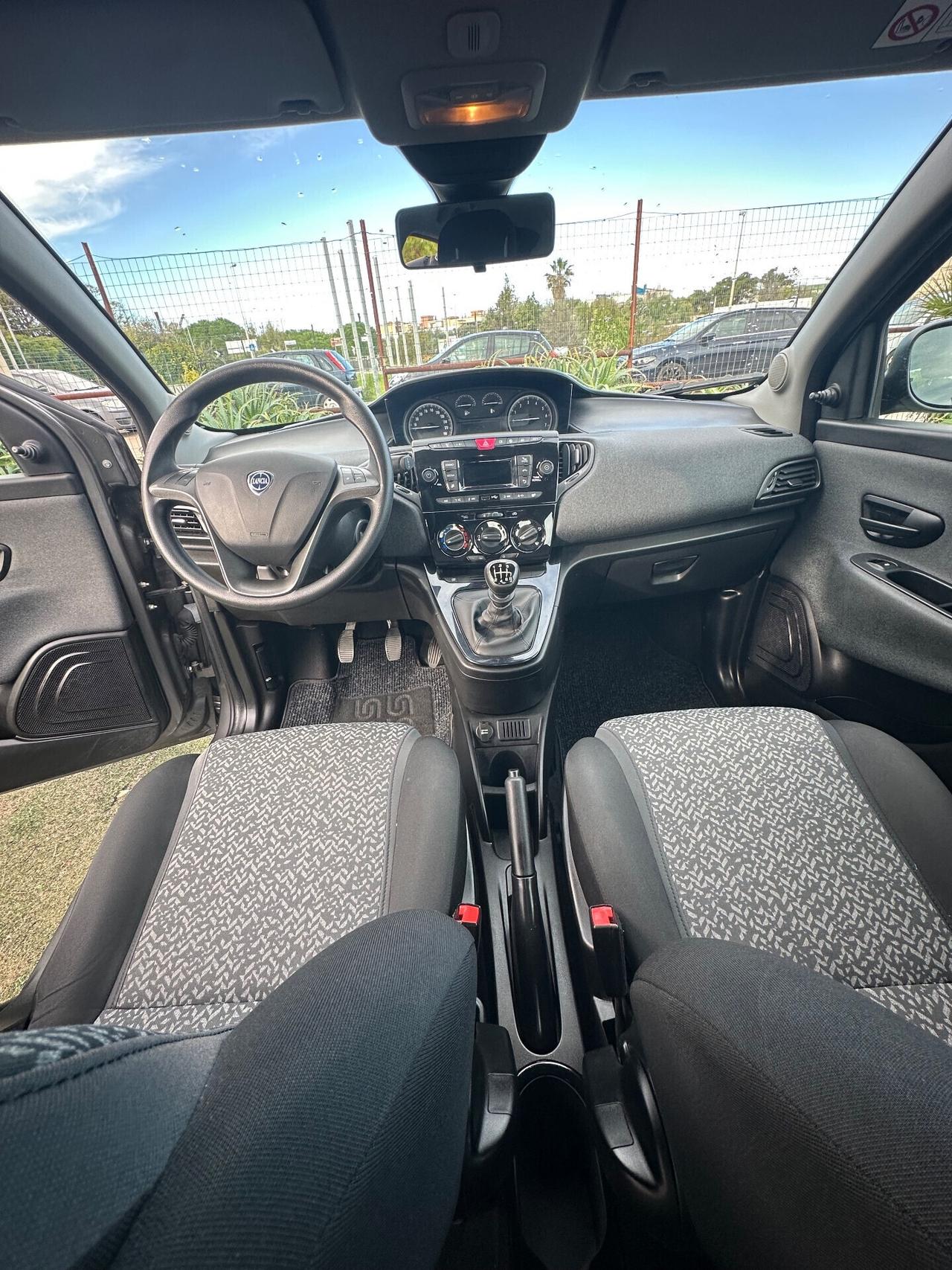 Lancia Ypsilon 1.0 FireFly 5 porte S&S Hybrid Ecochic Gold