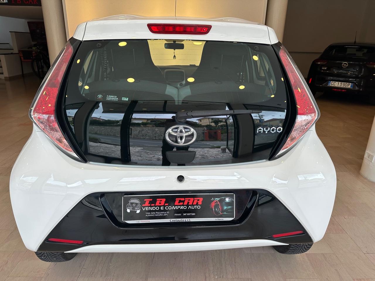 Toyota Aygo 1.0 VVT-i 69 CV 5 porte x-clusiv