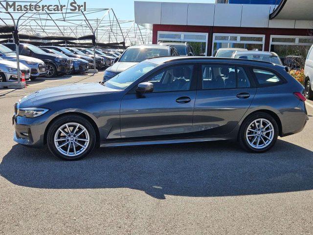 BMW 320 320d XDRIVE auto Business Adv - GD711AP