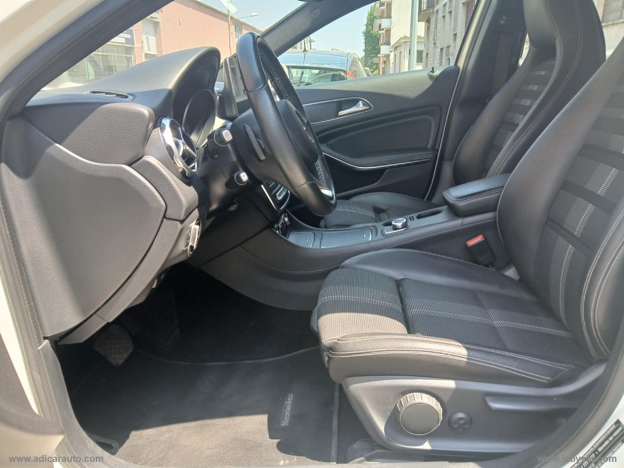 MERCEDES-BENZ GLA 200 d Automatic 4Matic Sport